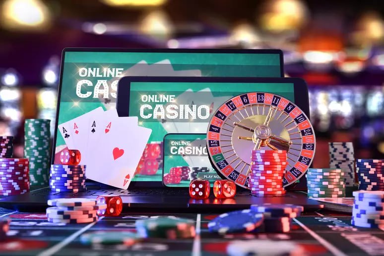 spinx Grand Slam baccarat table with card reveal